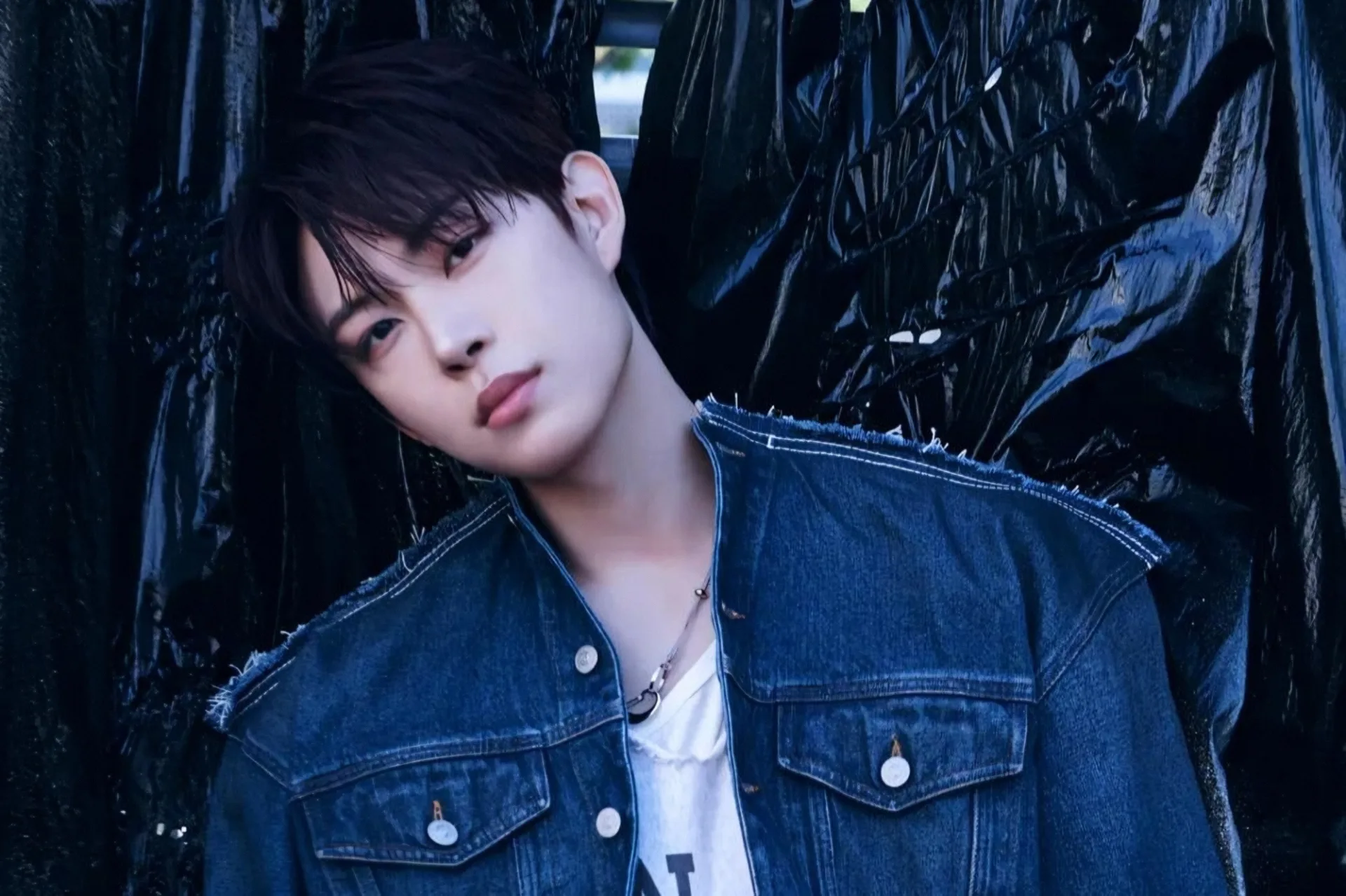 Kim Geonwoo de ALPHA DRIVE ONE demanda a WAKEONE y la agencia responde